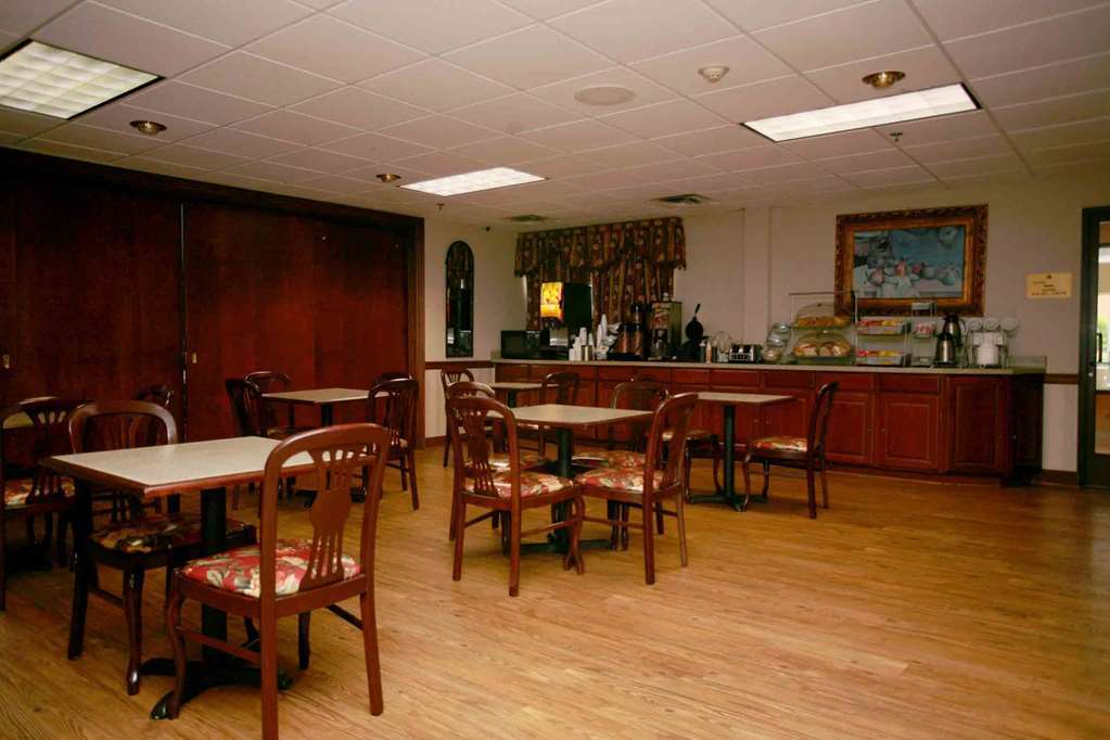 Best Western Plus Georgetown Corporate Center Hotel Ресторант снимка
